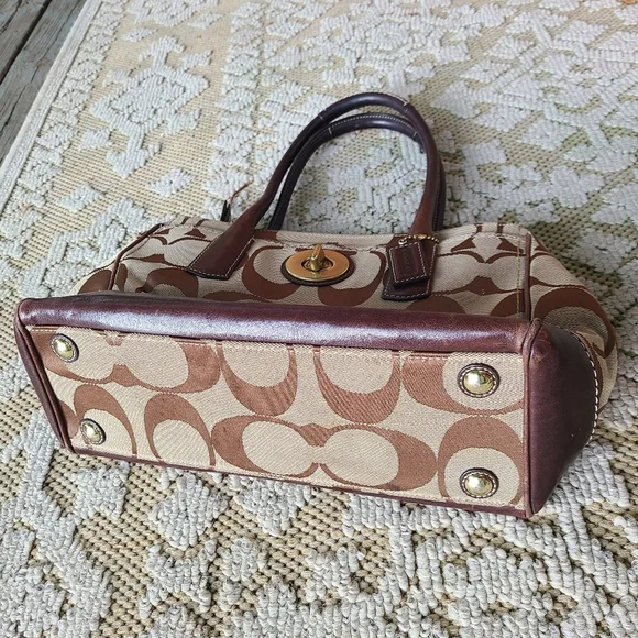 Coach Hamptons Madeline Signature Satchel Bag 12463 - Picture 15 of 16